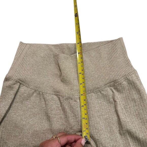 Beige Tan Ribbed Athletic Leggings Athleisure - Picture 8 of 9